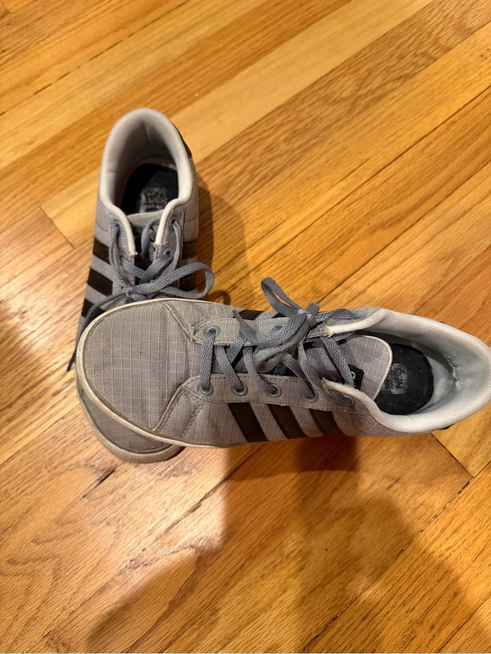 Adidas Men’s Size 8 Gray Low-Top Casual Sneakers